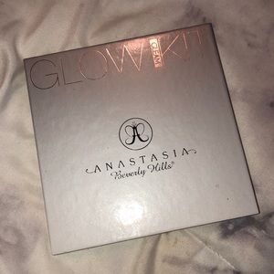 ANASTASIA GLEAM GLOW KIT